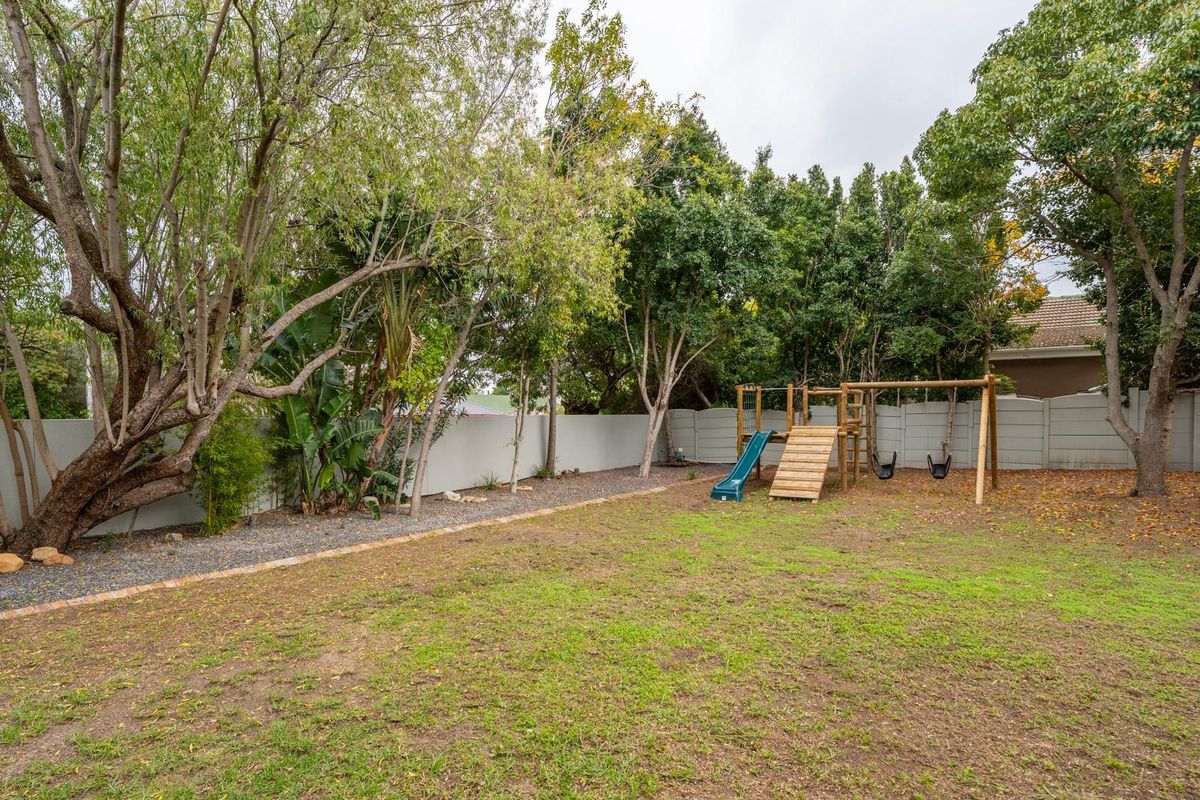 4 Bedroom family home for sale - Photo 4