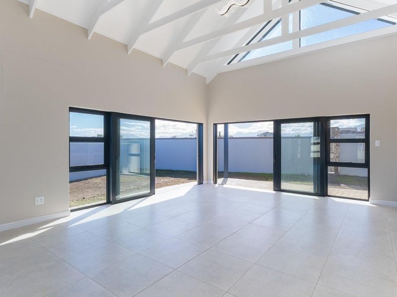 Ultra modern newly built 3 Bedroom house for sale in Le Grand - direct from developer - Photo 10