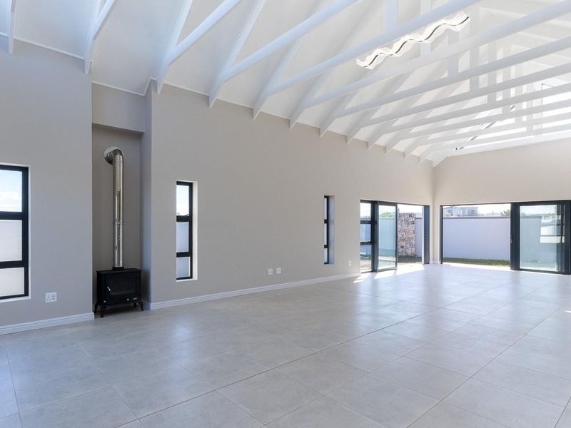 Ultra modern newly built 3 Bedroom house for sale in Le Grand - direct from developer no Transfer Fe - Photo 5