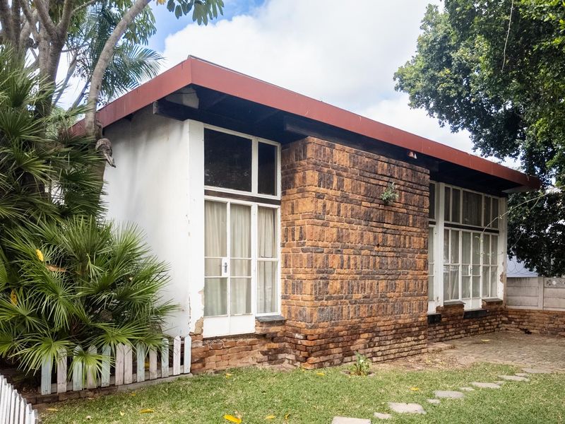Timeless Fixer-Upper With Endless Potential - Photo 4