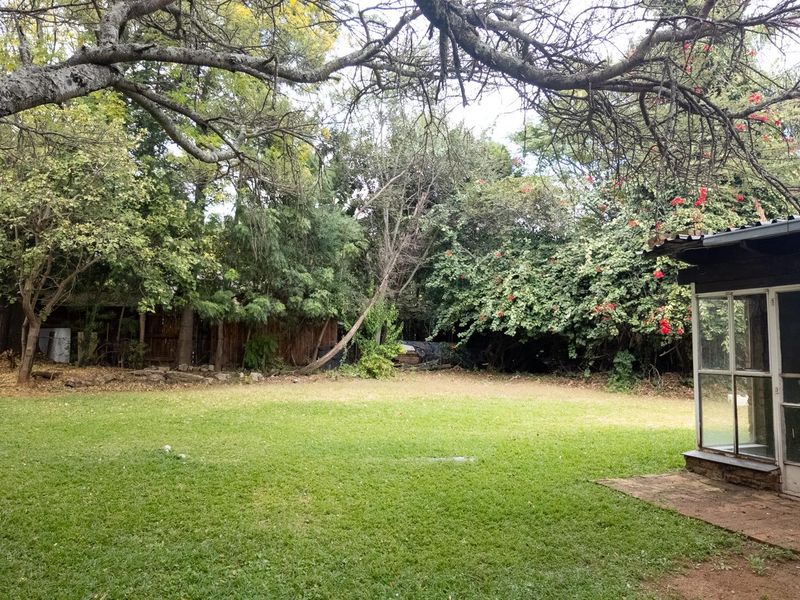 Timeless Fixer-Upper With Endless Potential - Photo 7