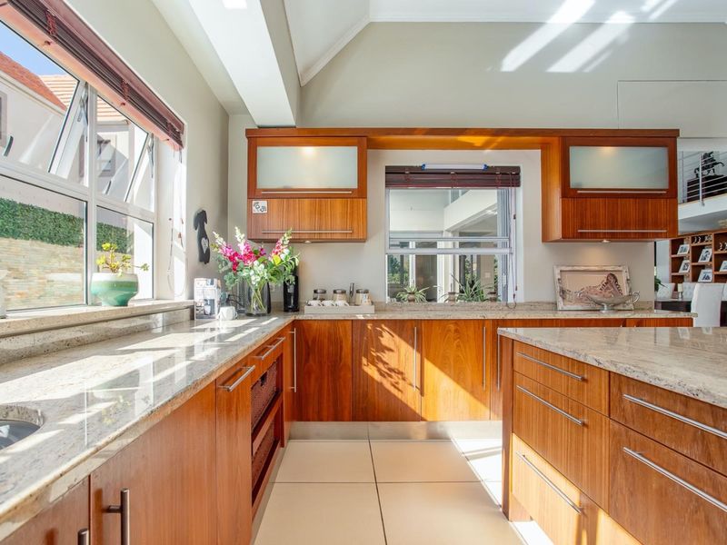 Luxury 3 Bedroom Home to rent in Boschenmeer Golf Estate - Photo 8