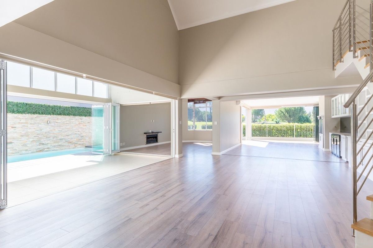 Luxury 3 Bedroom Home to rent in Boschenmeer Golf Estate - Photo 3