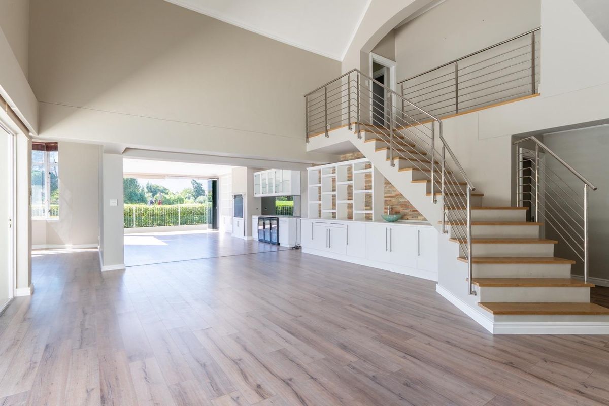 Luxury 3 Bedroom Home to rent in Boschenmeer Golf Estate - Photo 2