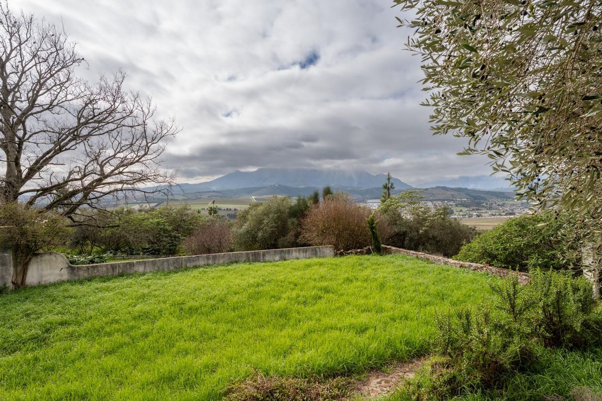 Exceptional 5.14-Hectare Estate: A Canvas for Luxury Development in Stellenbosch! - Photo 2