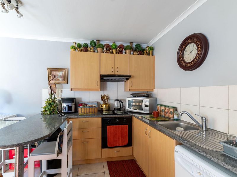 For Sale - Coastal living in The Heart of Hartenbos! - Photo 7
