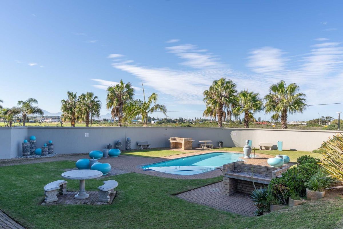 For Sale - Coastal living in The Heart of Hartenbos! - Photo 2