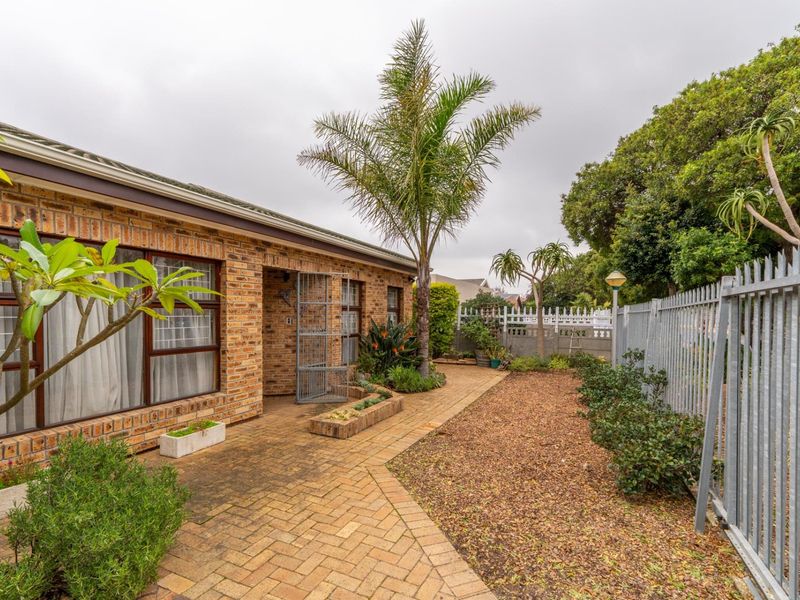 Charming 3-Bedroom Family Home in Bracken Heights, Brackenfell FOR SALE at R3.675mill - Photo 3