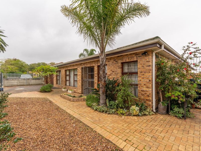 Charming 3-Bedroom Family Home in Bracken Heights, Brackenfell FOR SALE at R3.675mill - Photo 2
