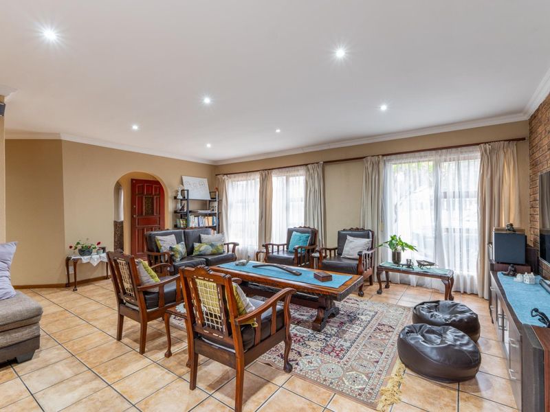 Charming 3-Bedroom Family Home in Bracken Heights, Brackenfell FOR SALE at R3.675mill - Photo 7