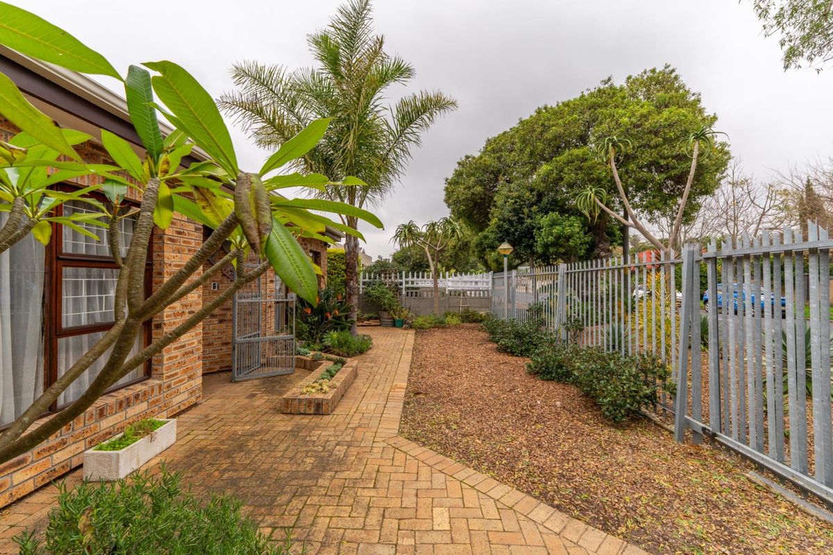 Charming 3-Bedroom Family Home in Bracken Heights, Brackenfell FOR SALE at R3.675mill - Photo 4