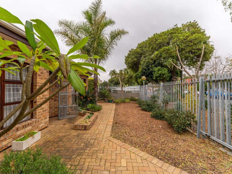 Charming 3-Bedroom Family Home in Bracken Heights, Brackenfell FOR SALE at R3.675mill - Photo 4