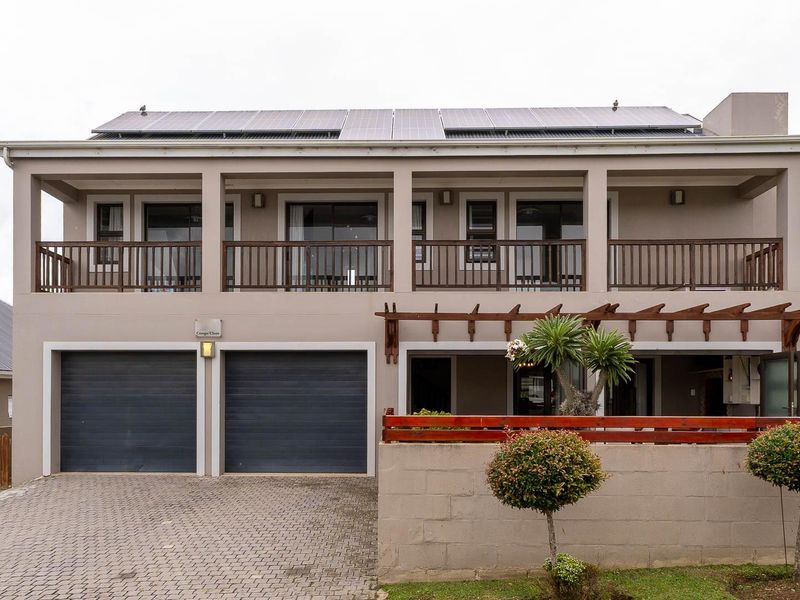 A home where you can truly entertain and enjoy great company. - Photo 1