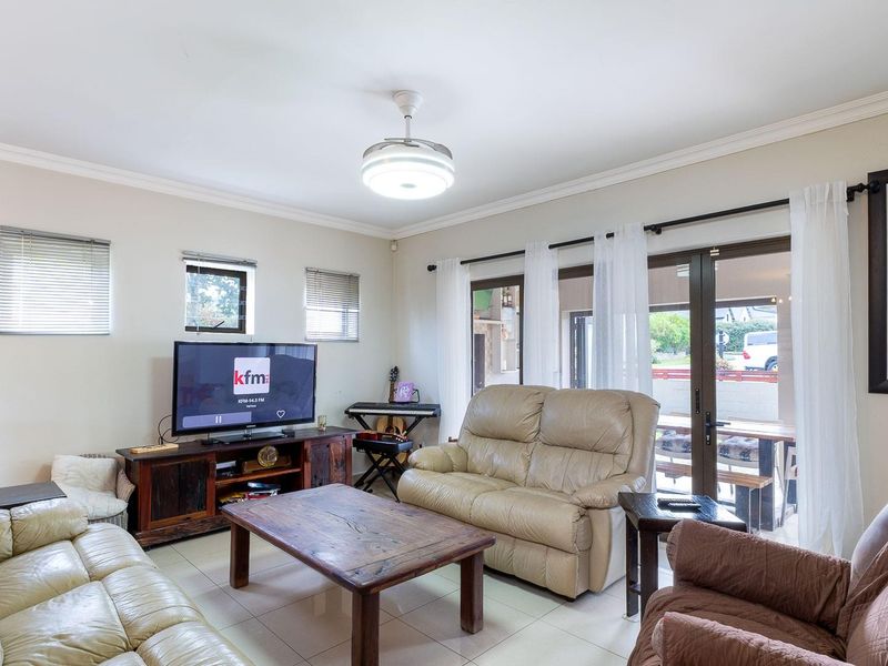 A home where you can truly entertain and enjoy great company. - Photo 10