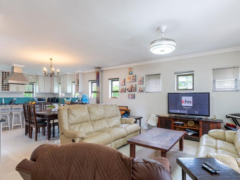 A home where you can truly entertain and enjoy great company. - Photo 9