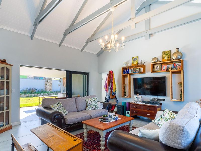 3 Bedroom house for sale in Le Grand - direct from developer no Transfer Fees! - Photo 7