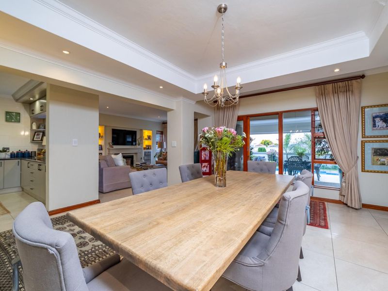 Standout 4 Bedroom Family Home with Wine Cellar, Solar and Water Backup - Photo 3