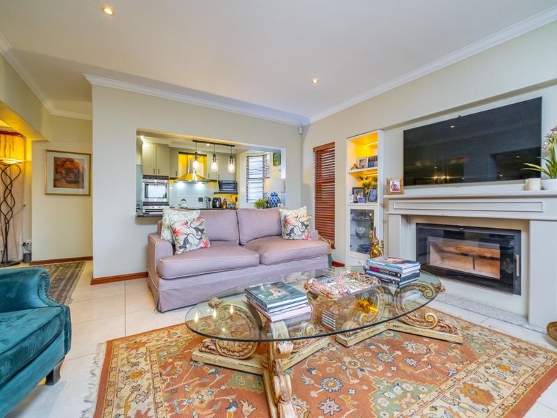 Standout 4 Bedroom Family Home with Wine Cellar, Solar and Water Backup - Photo 8
