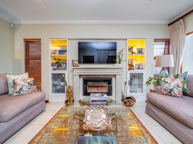 Standout 4 Bedroom Family Home with Wine Cellar, Solar and Water Backup - Photo 7
