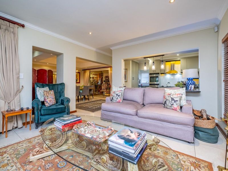 Standout 4 Bedroom Family Home with Wine Cellar, Solar and Water Backup - Photo 6