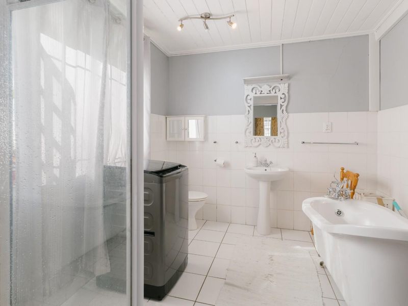 Four Bedroom Investment Property on Campus. - Photo 9