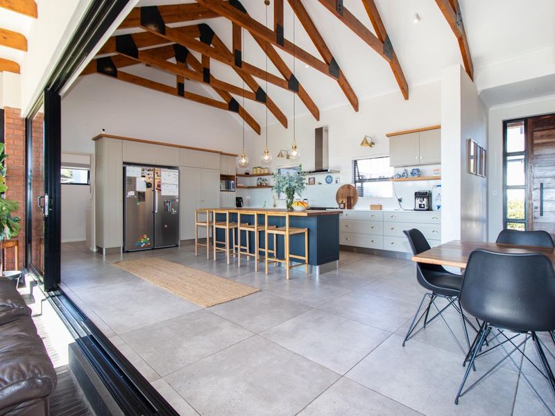 Elegant Double-Story Family Home - Photo 10