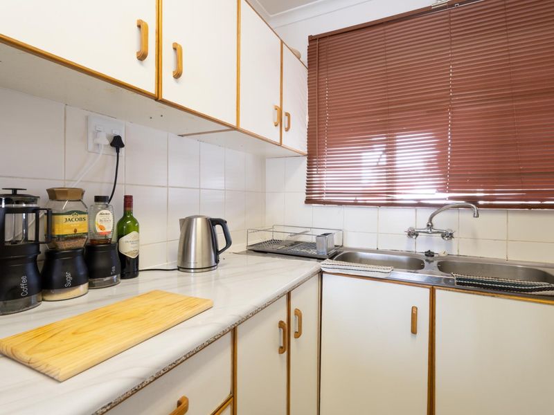Sunny Apartment to Rent in Strand - Photo 10