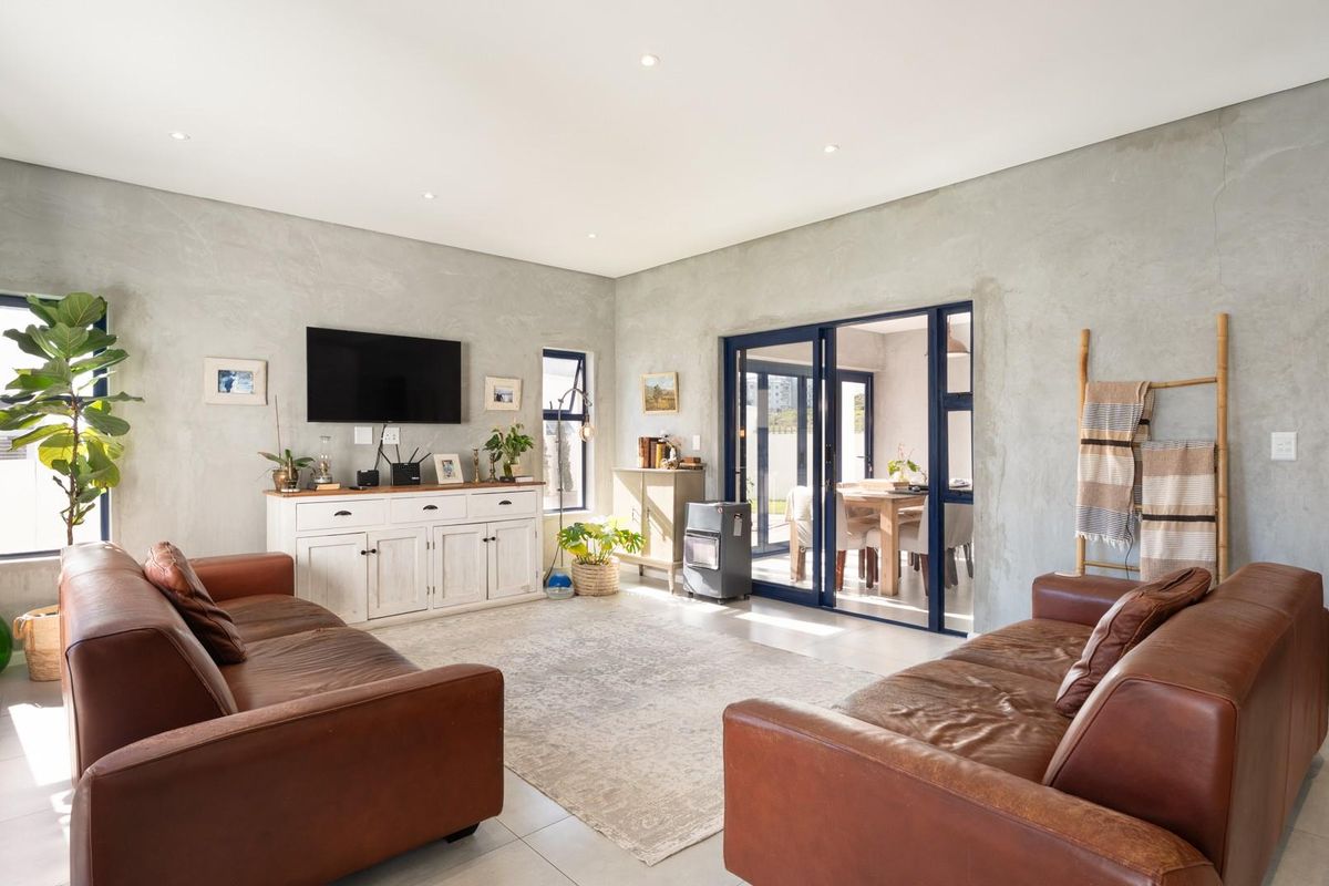 Modern 3-Bedroom Home with Pool in Sought-After Blue Lagoon - Photo 4