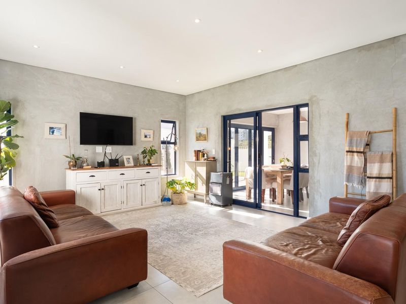 Modern 3-Bedroom Home with Pool in Sought-After Blue Lagoon - Photo 4