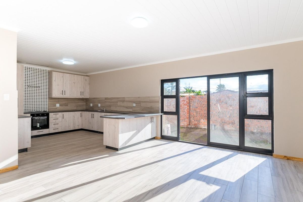 4 Bedroom family home - Photo 2