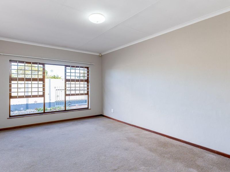 4 Bedroom family home - Photo 10