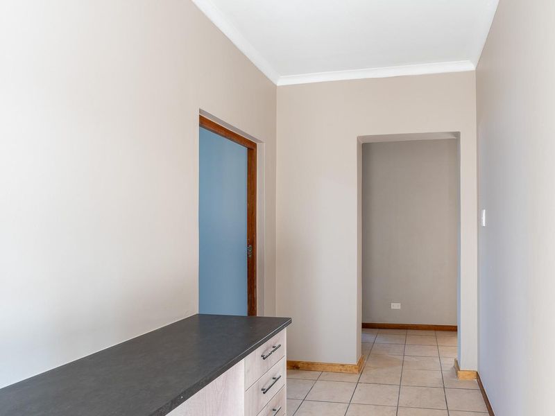 4 Bedroom family home - Photo 7