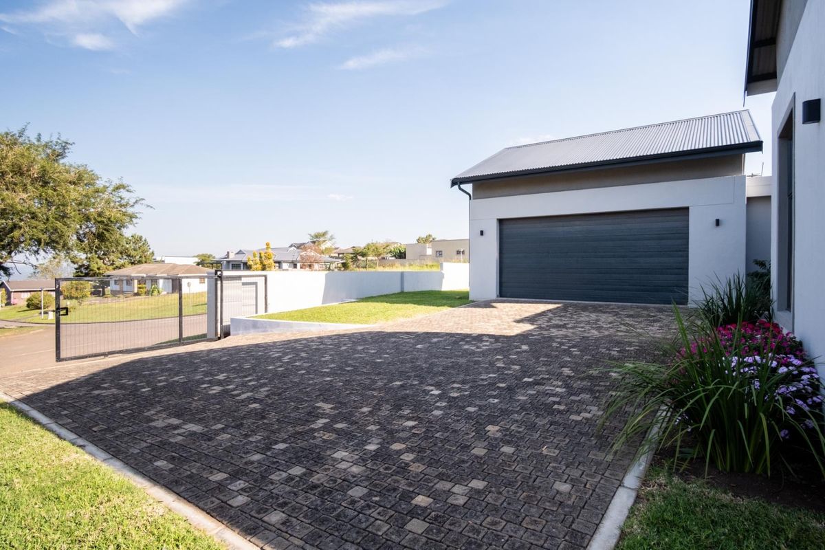 Brand New Luxury 4-Bedroom Home in Secure Estate - Photo 3