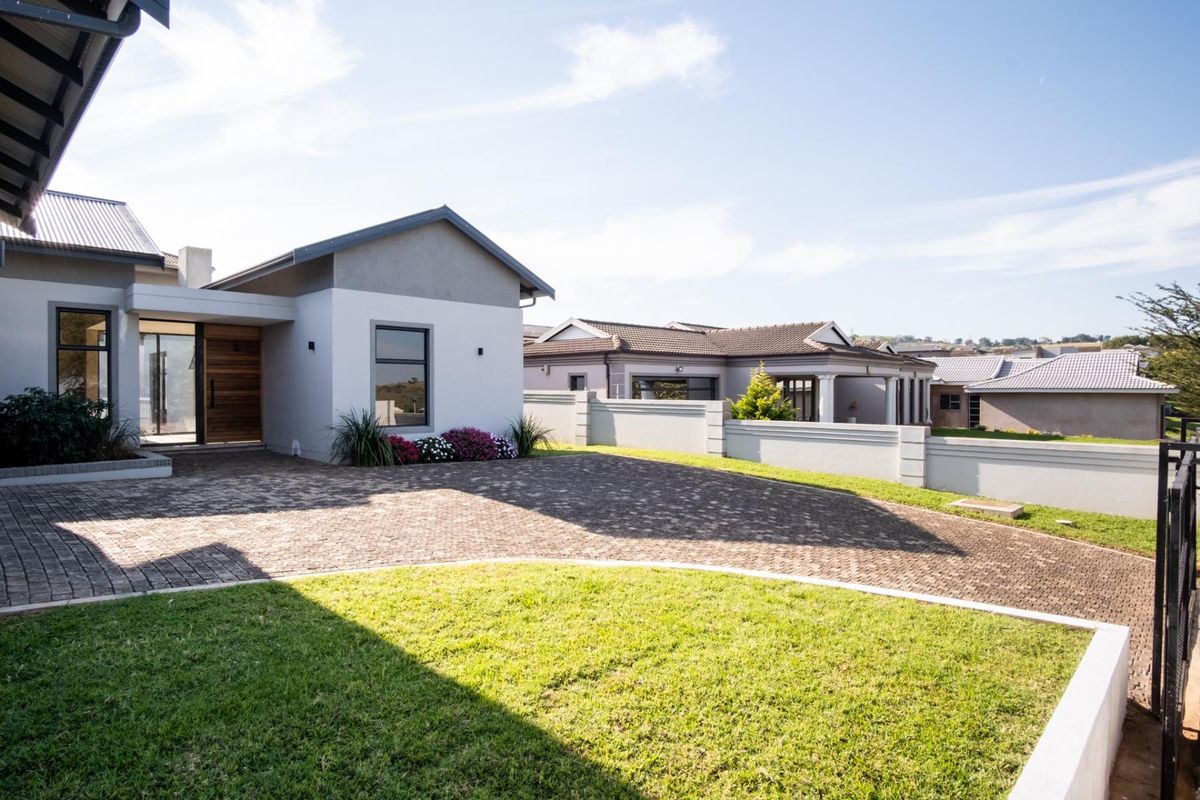 Brand New Luxury 4-Bedroom Home in Secure Estate - Photo 4