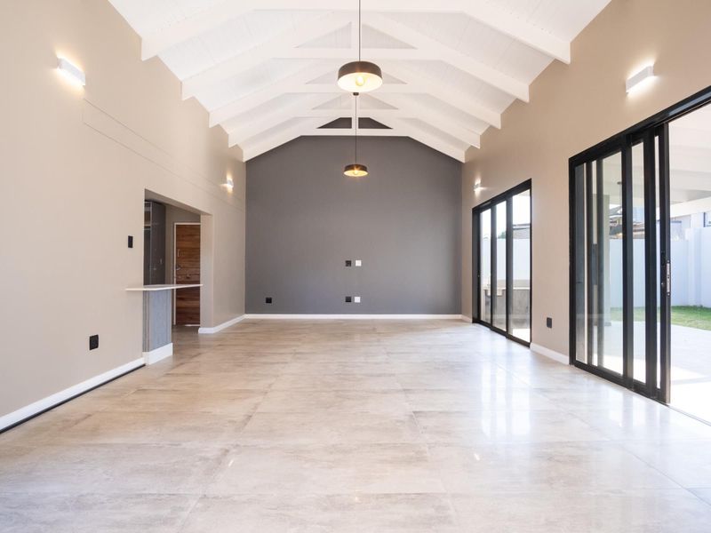 Brand New Luxury 4-Bedroom Home in Secure Estate - Photo 5