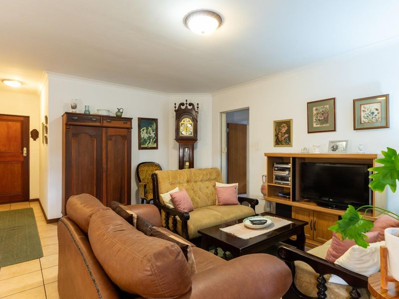 Brand New Sole Mandate - Secure Face-brick Townhouse Living - Photo 3