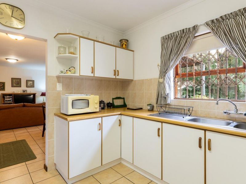 Brand New Sole Mandate - Secure Face-brick Townhouse Living - Photo 10