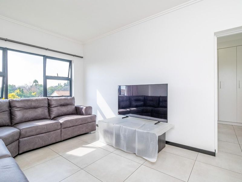 Modern Living in the Heart of Bryanston  - Airbnb Estate! - Photo 9
