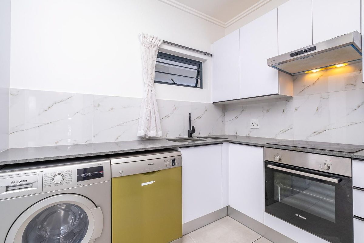 Modern Living in the Heart of Bryanston  - Airbnb Estate! - Photo 5