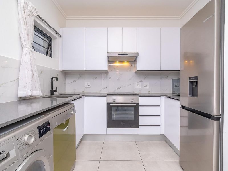 Modern Living in the Heart of Bryanston  - Airbnb Estate! - Photo 4