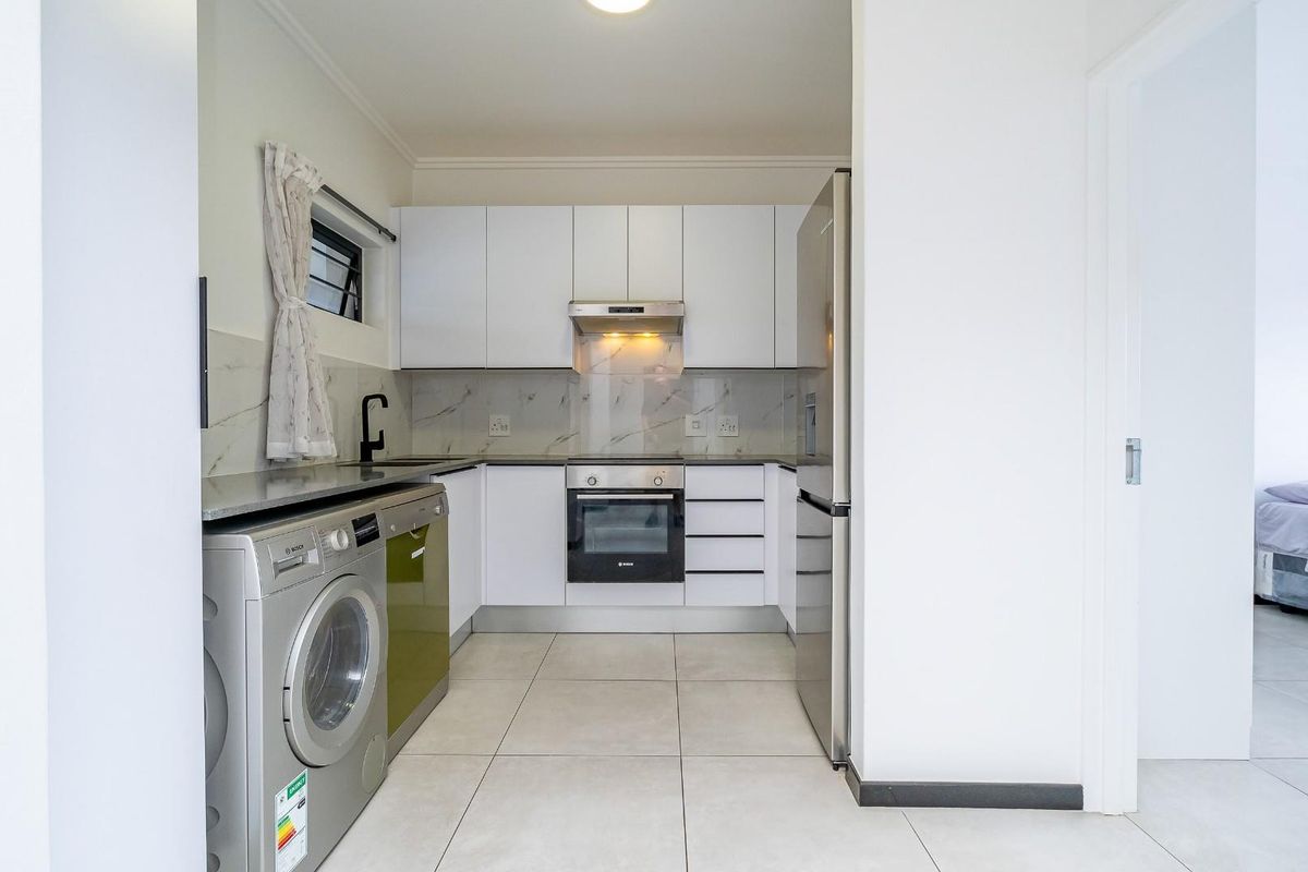 Modern Living in the Heart of Bryanston  - Airbnb Estate! - Photo 3