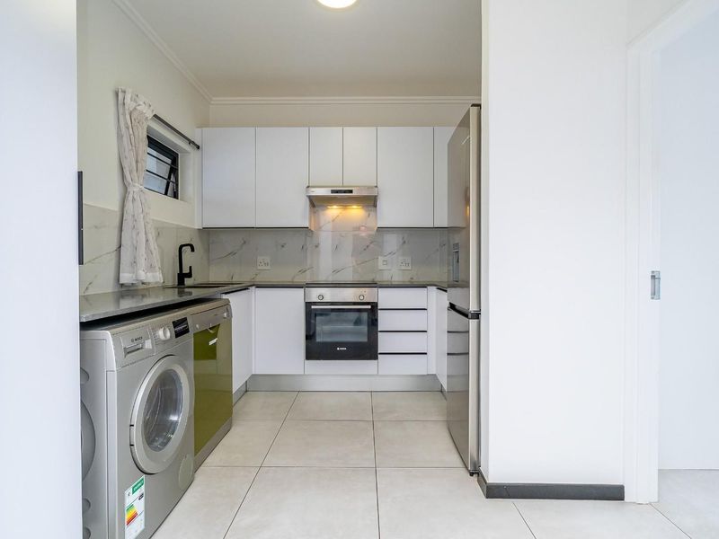 Modern Living in the Heart of Bryanston  - Airbnb Estate! - Photo 3