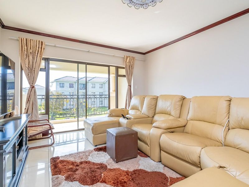 Immaculate 3 Bed Apartment - Photo 5