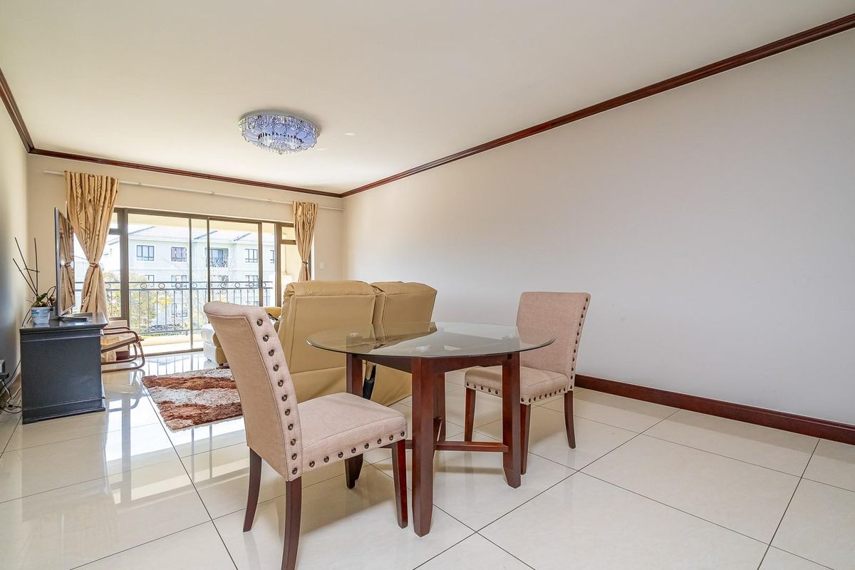 Immaculate 3 Bed Apartment - Photo 4