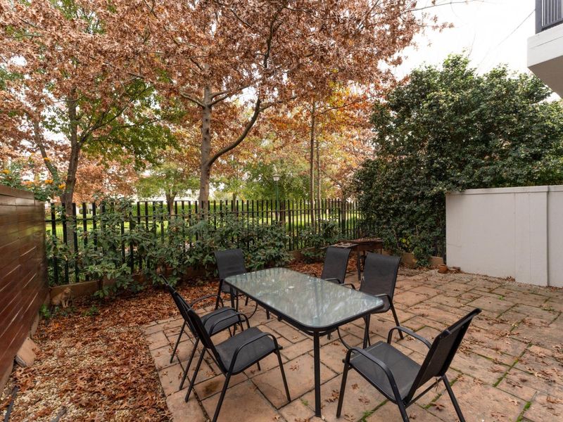 Beautiful Upgraded Townhouse to rent in Boschenmeer Golf Estate - Photo 10