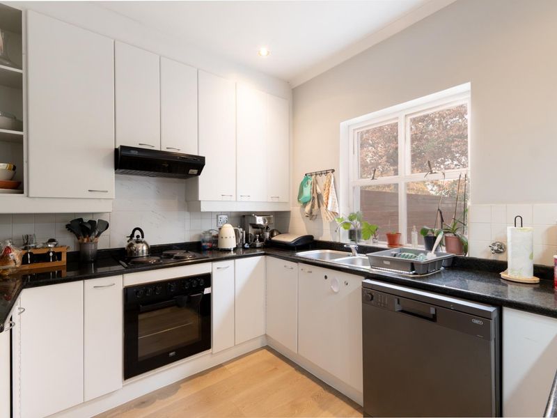 Beautiful Upgraded Townhouse to rent in Boschenmeer Golf Estate - Photo 8