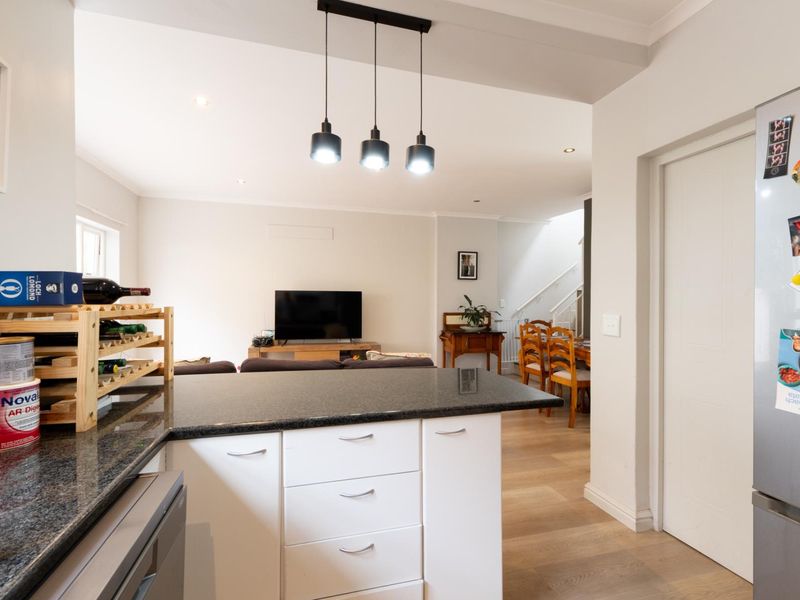 Beautiful Upgraded Townhouse to rent in Boschenmeer Golf Estate - Photo 7