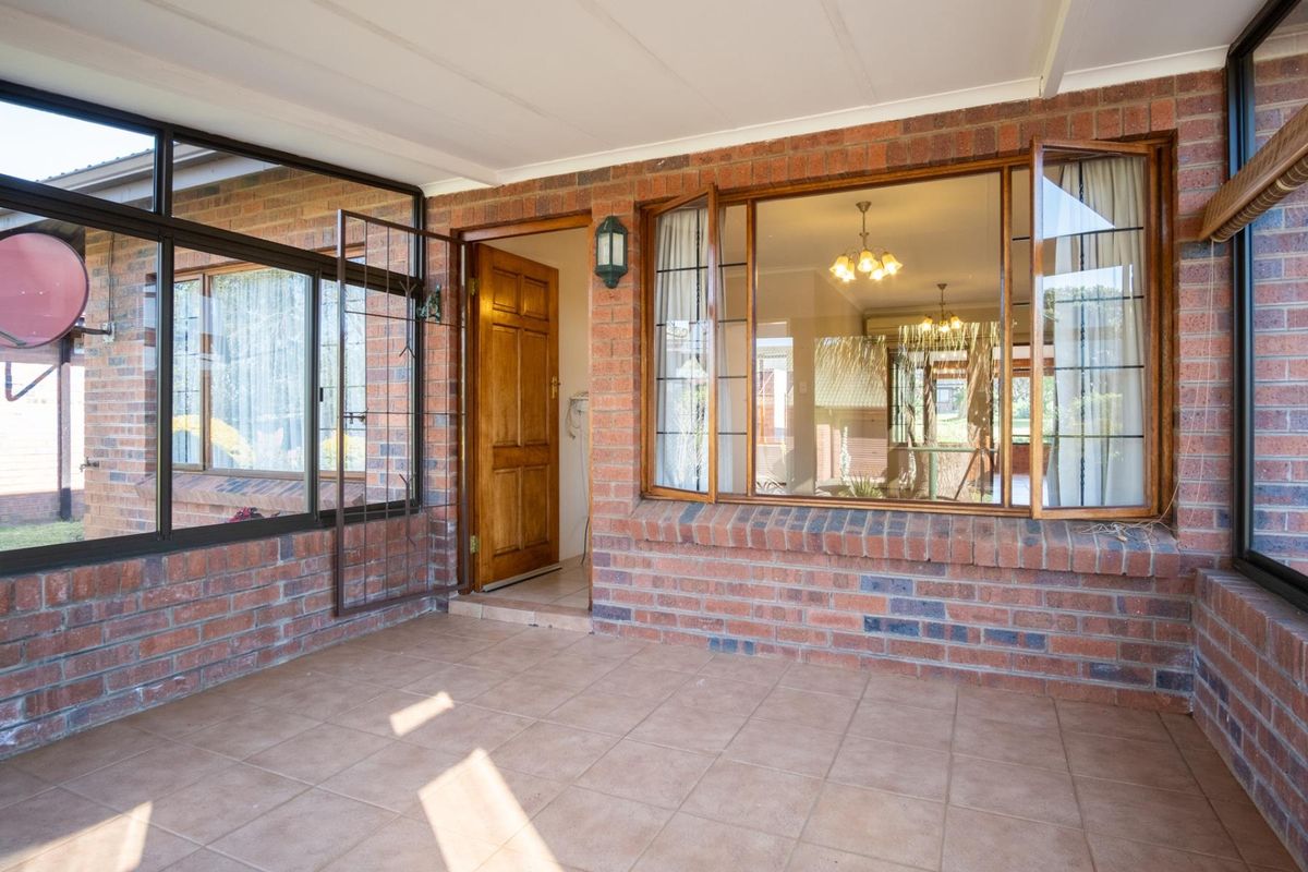 Retire in Style - Charming Home in the Heart of Amber Valley Retirement Estate, Howick - Photo 4