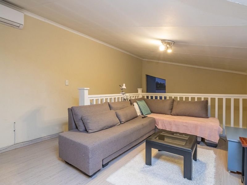 Stunning Top-Floor Sanctuary in the Heart of Morningside - Photo 5