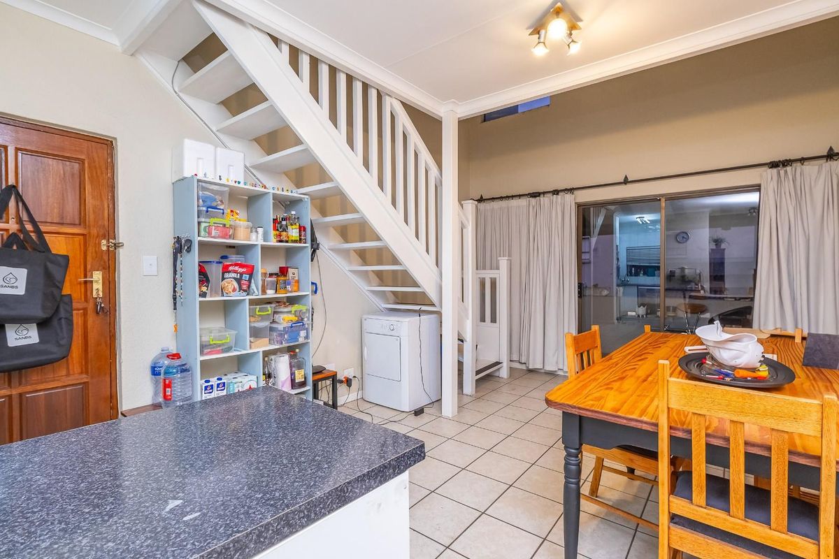 Stunning Top-Floor Sanctuary in the Heart of Morningside - Photo 3